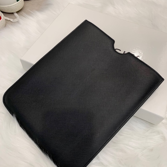Givenchy itablet case - Picture 4 of 4